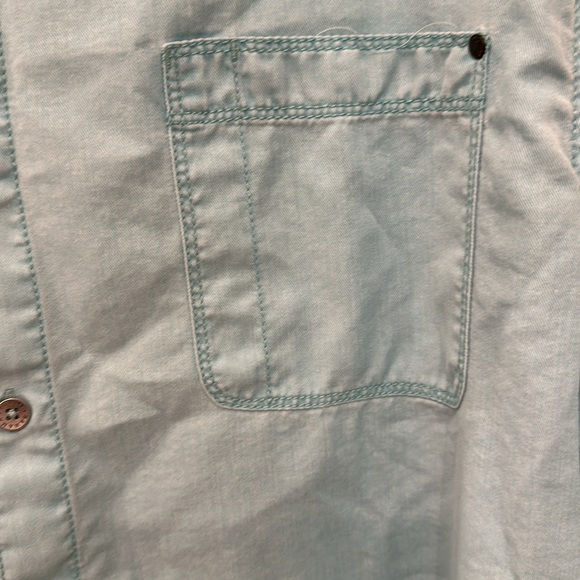 Tommy Bahama cotton/tencel button down XL - Picture 3 of 5